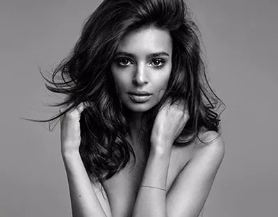 Emily Ratajkowski usa Kerastase Discipline