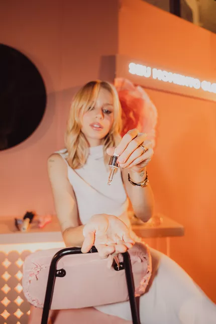 Isabela Scherer na festa Kerastase
