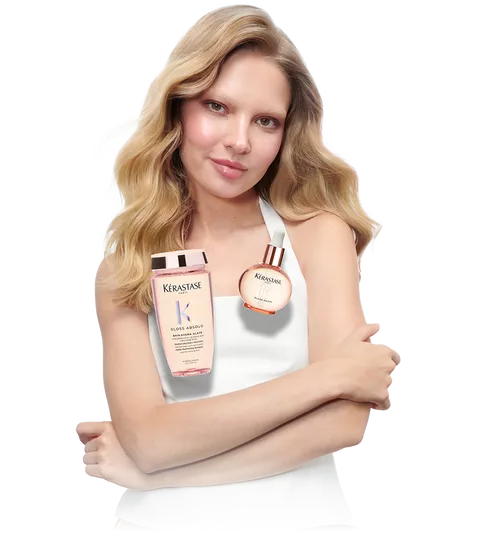 Nikki usa a rotina Gloss Absolu Essentials