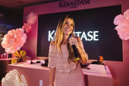 Caroline Vital, diretora de Kerastase Brasil, na festa Kerastase
