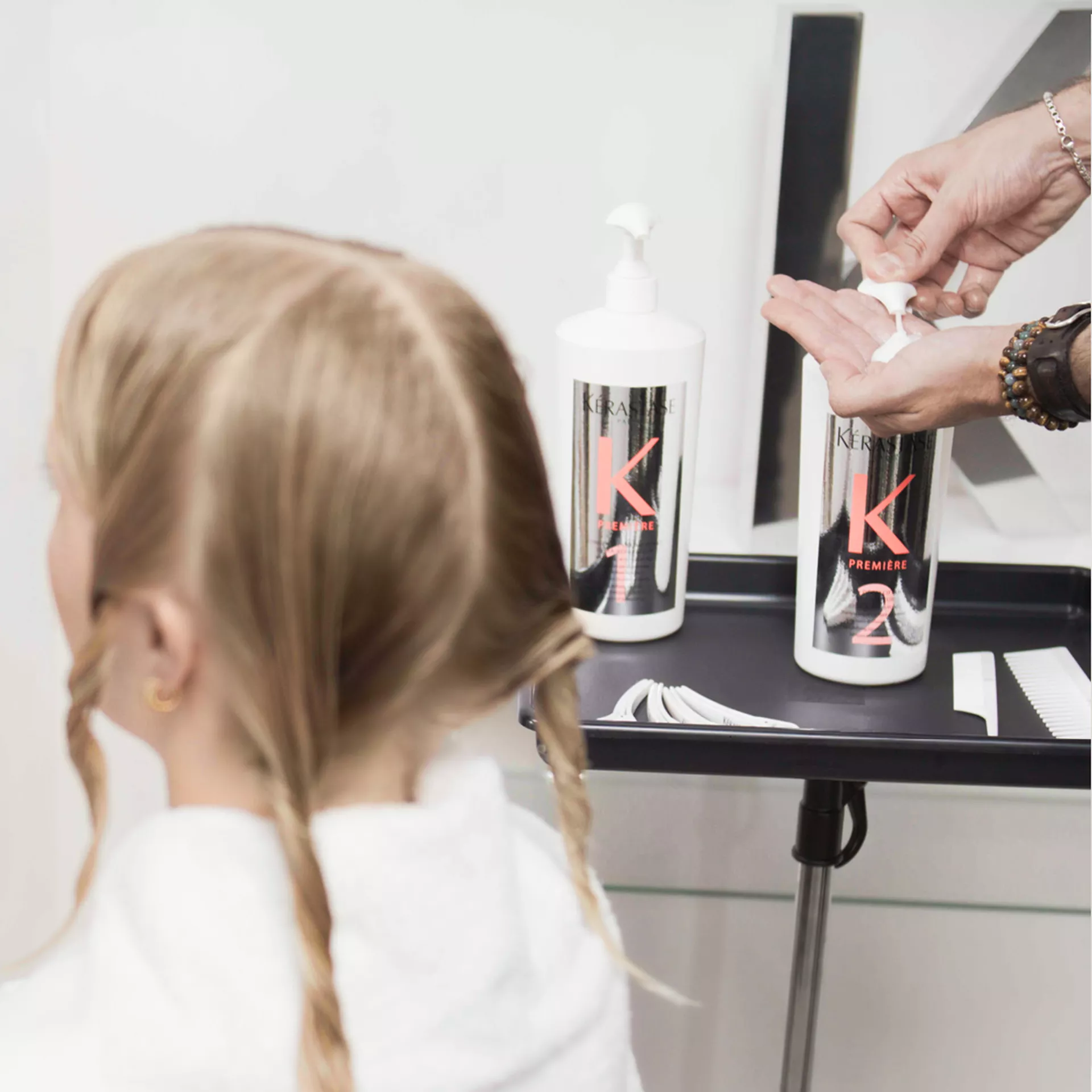 Restauracao capilar com o Tratamento de Keratinizacao no salao