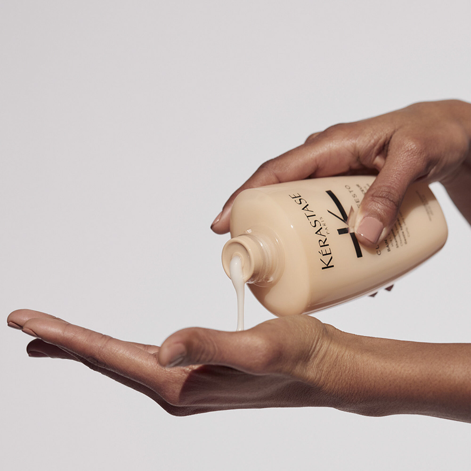 Como usar o Shampoo Kerastase Curl Manifesto Bain Hydratation Douceur