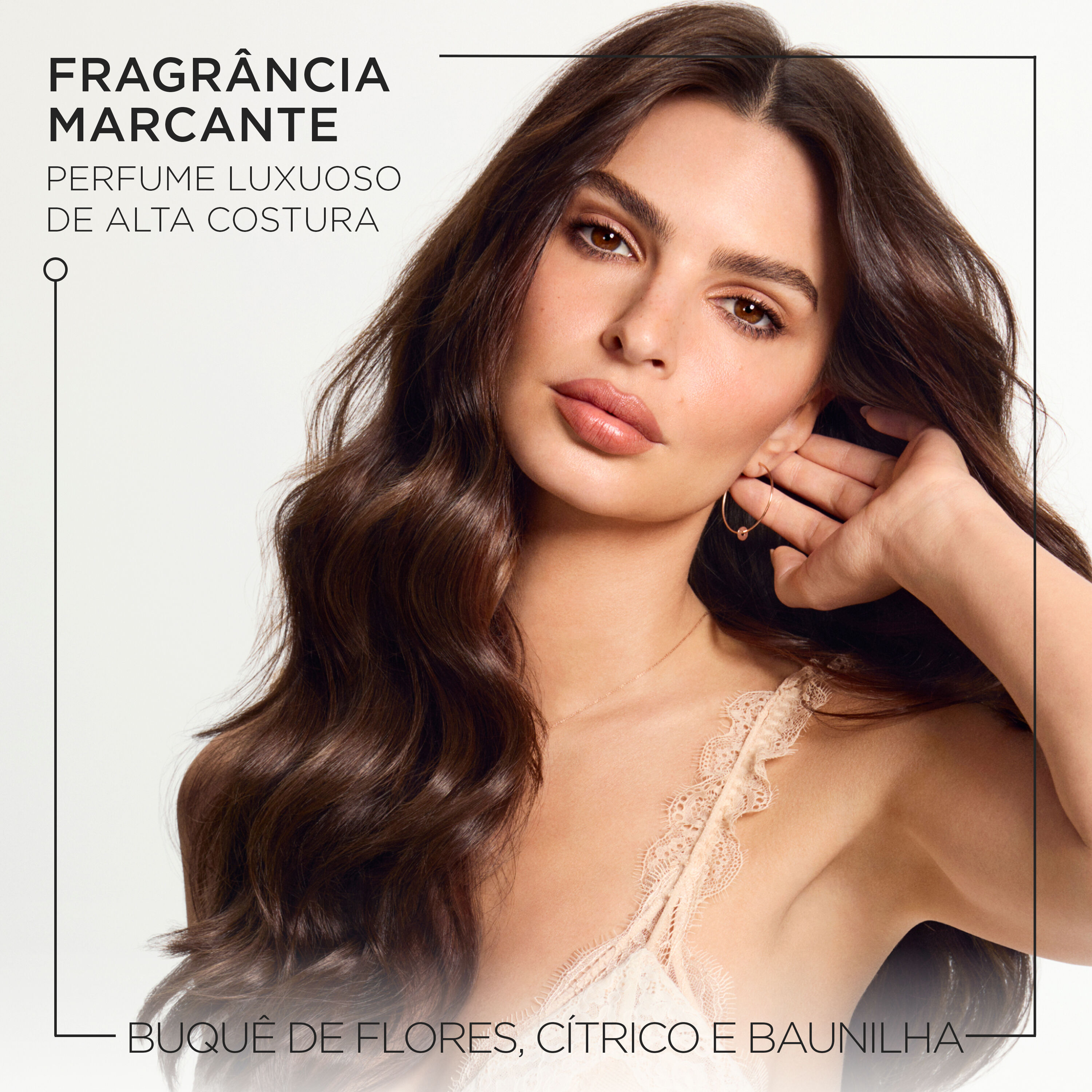 Emily Ratajkowski usa o Kit Kerastase Gloss Absolu Rotina Essencial
