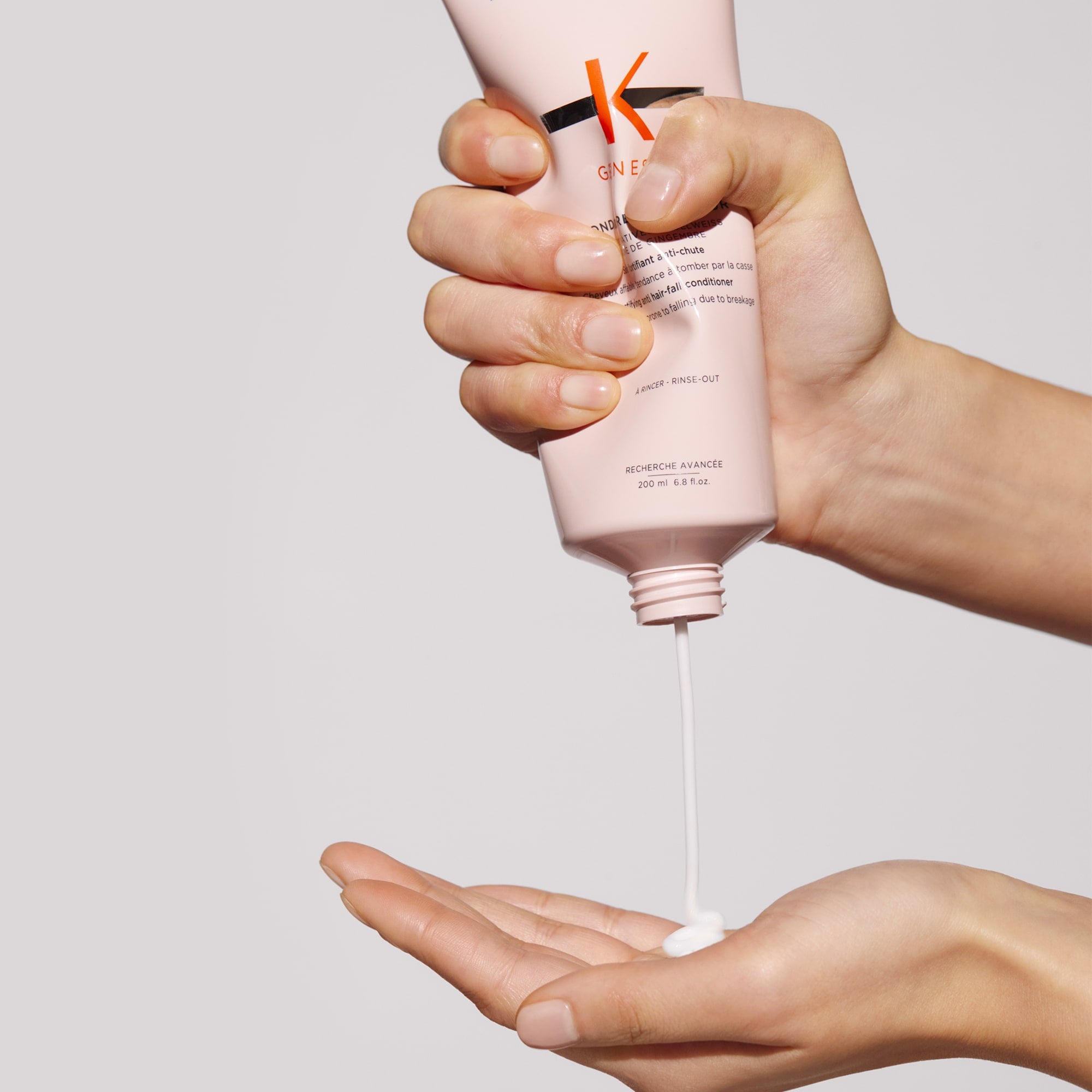 Tratamento para cabelos danificados e quebradiços com Kérastase Genesis Fondant Renforçateur