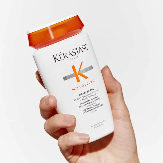 Tratar cabelos sem brilho com shampoo nutritivo Kérastase