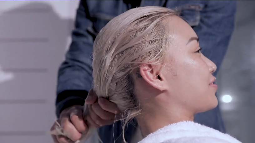 Como cuidar do cabelo loiro tingido com Kérastase Cicafibre Booster